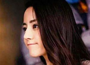 娱乐圈吃瓜文件迪丽热巴,娱乐圈的甜蜜瓜果，揭秘她的星途历程